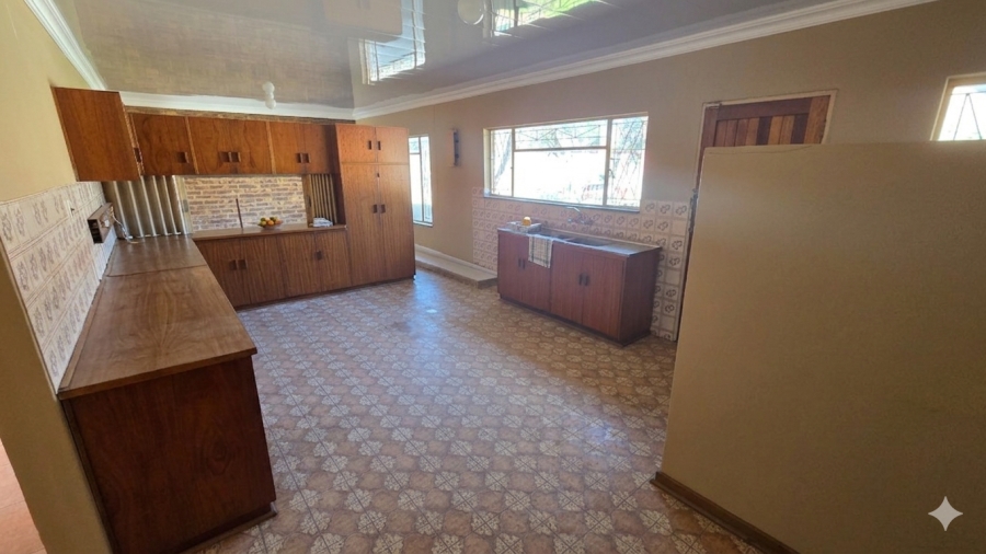 4 Bedroom Property for Sale in Pellissier Free State
